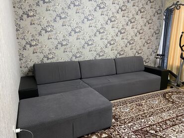 старый диван: Диван-кровать, цвет - Синий, В рассрочку, Б/у