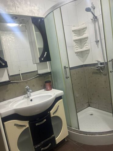 Uzunmüddətli kirayə mənzillər: Hezi aslanov metrosuna yaxin,Akkord binalarinda16 mərtəbənin,6-cı — 7