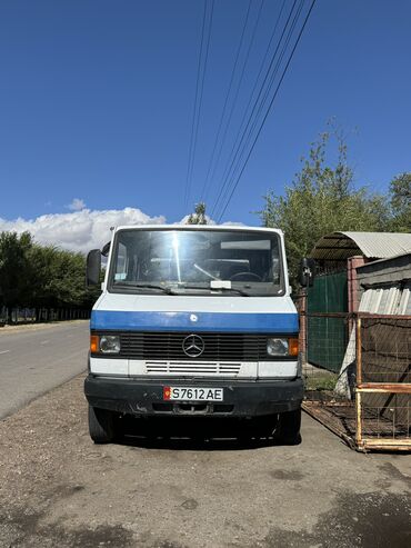 грузовой бортовой спринтер: Легкий грузовик, Mercedes-Benz, Дубль, Б/у