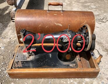машинка швей: Ручная швейная машина в хорошем рабочем состоянии. Доставка по городу