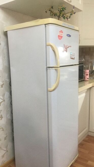 Б/у Холодильник Biryusa, De frost, Двухкамерный, цвет - Белый