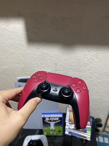 PS5 (Sony PlayStation 5): PlayStation 5 (версия с приводом Blu-ray) + 2 геймпада DualSense — 4