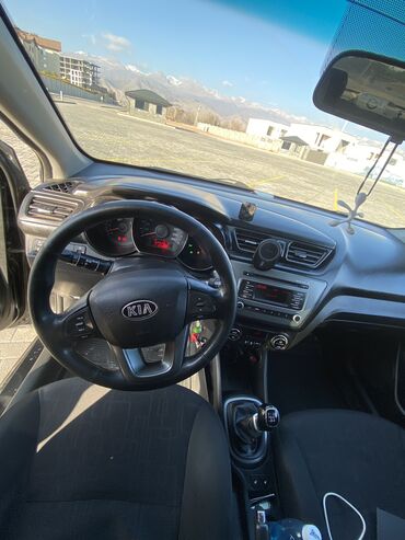 Kia: Kia Rio: 2013 г., 1.6 л, Механика, Бензин — 2