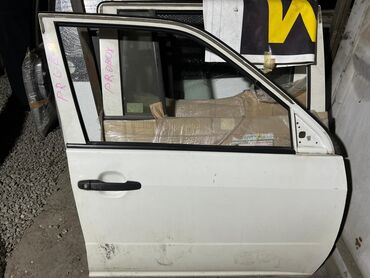 Бамперы и комплектующие: Дверь Комплект Toyota, Б/у, Оригинал