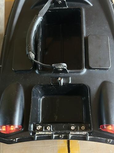 Прикормочные кораблики и кормушки: Кормораздаточная лодка для рыбалки (радиоуправляемая) - Двухпонтонный — 2