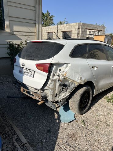 мерс 3 куб дизель: Kia Ceed: 2014 г., 1.4 л, Механика, Бензин, Универсал