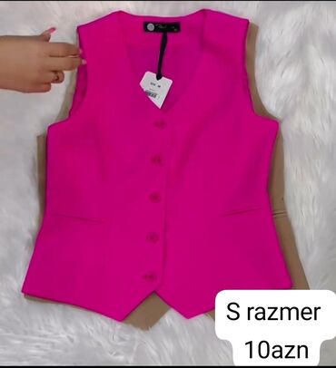 Toy paltarları və aksesuarları: Eyni bu reng teze 1defe geyinilib s razmer 10azn