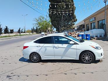 mersedes babin: Hyundai Accent: 1.6 l | 2015 il Sedan — 5