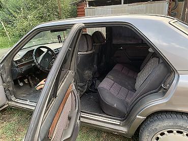 Транспорт: Mercedes-Benz W124: 1990 г., 2.3 л, Механика, Бензин, Седан — 6