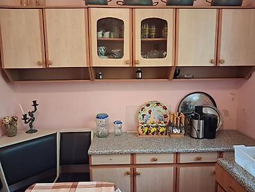 Mətbəx mebeli: Mətbəx mebel dəsti - Üst şkaflar: açıq ağ palıd rəngində, taxta — 2