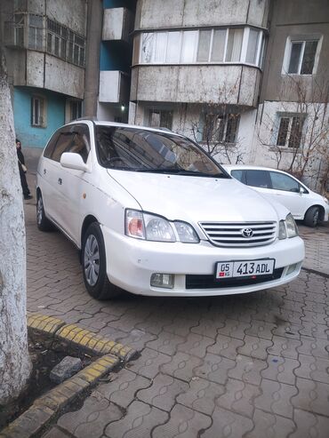 Toyota: Toyota Gaia: 2000 г., 2 л, Автомат, Бензин, Минивэн