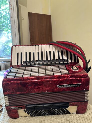 Аккордеоны: Продаю Привозной Германский Аккордеон Роялстандарт метеор — 18