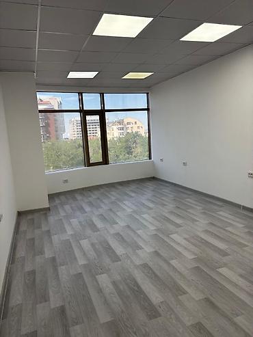 фучика рыскулова: Аренда офисов, 450 м², В бизнес центре, С отдельным входом — 2