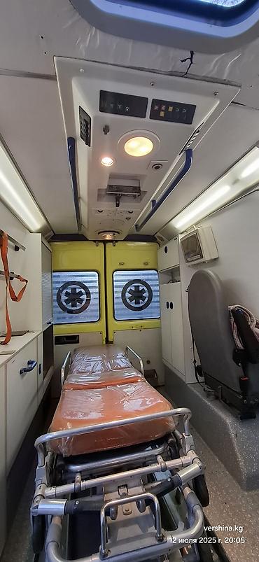 Аренда фургона: Карета скорой помощи на базе фургона (тип «Ambulance», надписи Rescue — 3