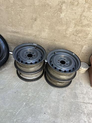 opel astra j ehtiyat hisseleri: Narmal veziyetdedir yungul kasmetik işi var 4 ədəd polad disk dəsti — 3