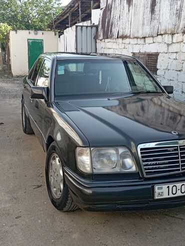 yeşqa mersedes: Mercedes-Benz E 220: 2.2 l | 1994 il Sedan