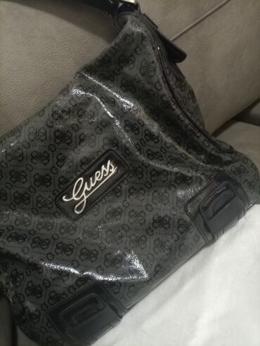 Torbe: Torba za rame, Guess, Materijal: Lakovana koža — 12