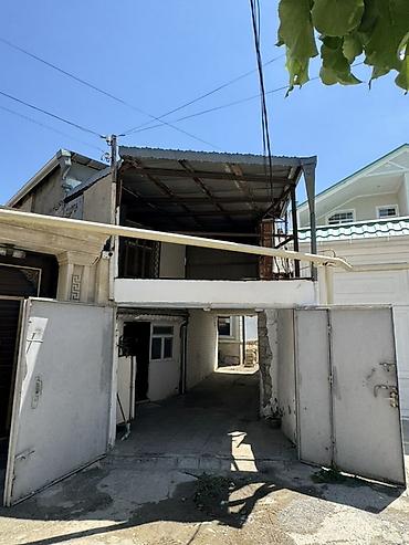 Həyət evləri və villalar: M.Ə. Rəsulzadə qəs. 6 otaqlı, 190 kv. m — 3