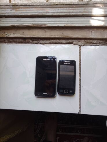 Samsung: Samsung Galaxy J1, 8 GB, rəng - Qara