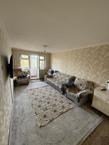 куплю квартиру в бишкеке 8 микрорайоне: 2 бөлмө, 43 кв. м, 104-серия, 4 кабат, Косметикалык ремонт