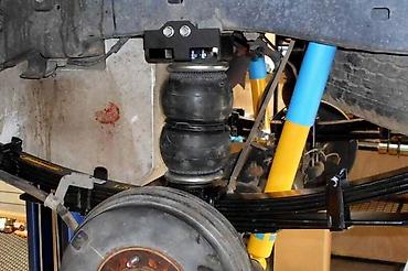 nodi auto: VAZDUŠNO OGIBLJENJE ZA TOYOTA HILUX OD 2006. DO 2023. GOD. | Svi — 1