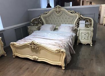 office table: Спальный гарнитур в классическом стиле с изысканной резьбой и — 1