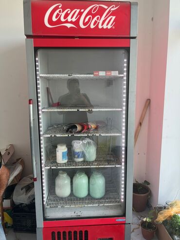 Digər biznes avadanlığı: Vitrin soyuducu satilir 750azn. Unvan Qaracuxur Nigaz