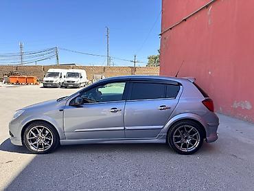li 9: Opel Astra: 1.9 l | 2008 il 19000 km Sedan — 1