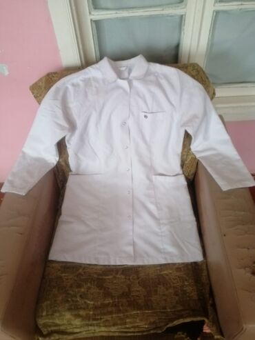 Tibbi geyim: Salam aleykum Kişi ve Qadin ücün az geyinilmiş tibbi xalatlar satiram -da lalafo.az — 24 Tibbi geyim: Salam aleykum Kişi ve Qadin ücün az geyinilmiş tibbi xalatlar satiram — 24