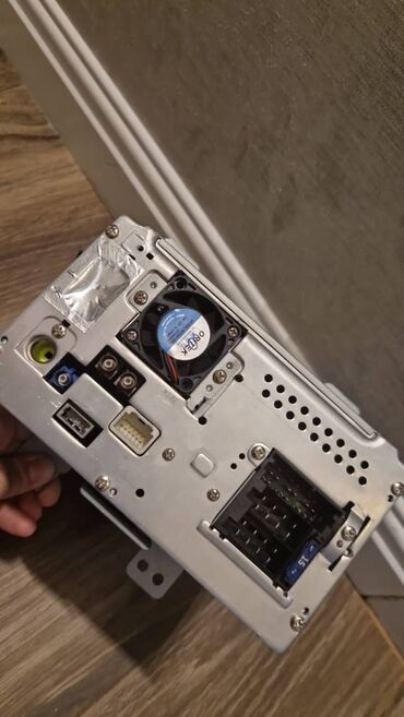 Digər avtomobil ehtiyat hissələri: Ideal vəziyyətdə Original Böyük Hyundai İX35 monitoru satılır — 4