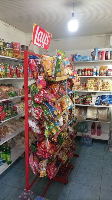 Ижарага берем Дүкөн, Өзүнчө турган дүкөн, 50 кв. м Иштеп жаткан, Жабдуулары менен, Ремонту менен, Жылытуу