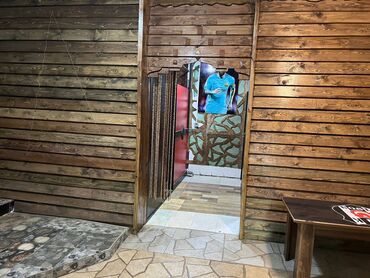 Restoran, kafelər: Yeni Günəşlidə yerləşən ümumi sahəsi 1500 kv,m olan, yaxşı təmirli — 17