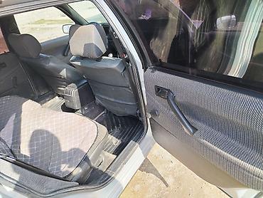 Volkswagen: Volkswagen Passat: 1993 г., Седан — 8