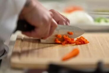работа на поле бишкек: Талап кылынат Ашпозчу : Ысык цех, Улуттук ашкана