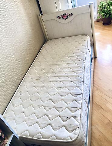 çilək mebel: İşlənmiş, Təknəfərlik çarpayı, Bazalı, Matras ilə, Siyirməsiz, Türkiyə — 3