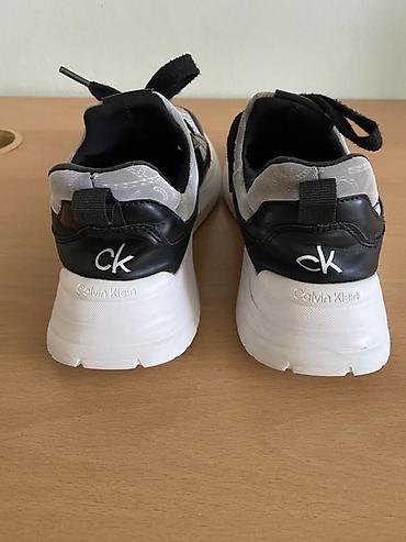 calvin: Tam orjinal Calvin Klein kişi/kadın krasofkasi. Yaxsi veziyyetde — 3