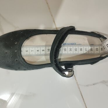 Детская обувь: Детская обувь на девочку . 1.Демисезонные ботинки 400сом размер 30 — 5