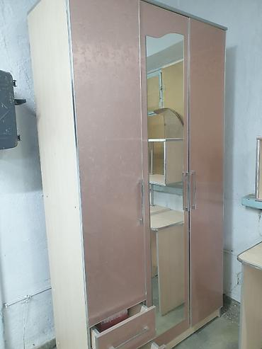 Другая мебель: Срочно продаётся комплект мебели.шифонер,кровать с — 1