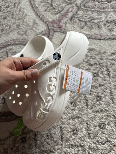 изи кроксы: Саболор, 35.5, Crocs, Жаңы, түсү - Ак