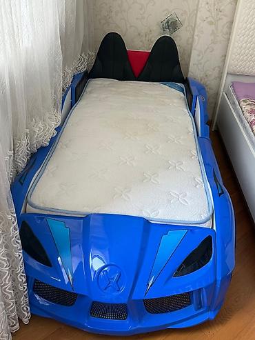 ev t: Uşaq üçün maşın formasında çarpayı satılır. Dizaynı idman avtomobili — 4
