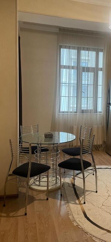 Mətbəx mebeli: Qonaq otağı üçün, İşlənmiş, 4 stul