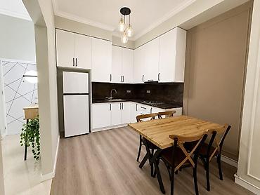 квартира 3 комнатная: İcarəyə verilir 2 otaqlı yeni tikili 68 m², Gənclik m. Kateqoriya — 1