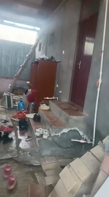 Həyət evləri və villaların satışı: Avtozavod Qəsəbəsi, Komandirin Küçəsi, Leyla Marketin yanı ( — 6