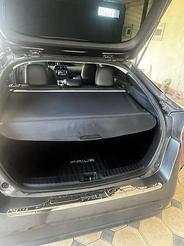 Toyota: Toyota Prius: 2017 г., 1.8 л, Робот, Гибрид, Хэтчбэк — 7