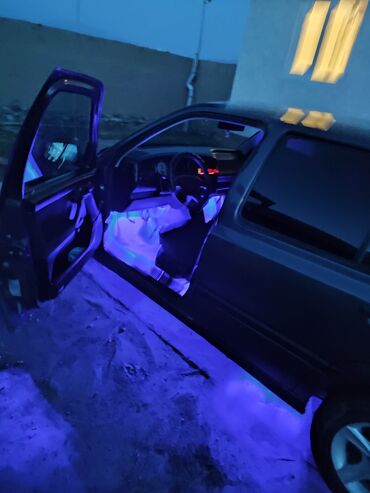 Volkswagen: Volkswagen Vento: 1993 г., 1.8 л, Седан — 7