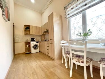 Продажа квартир: Баку, 1 комната, Вторичка, м. Сахиль, 65 м²