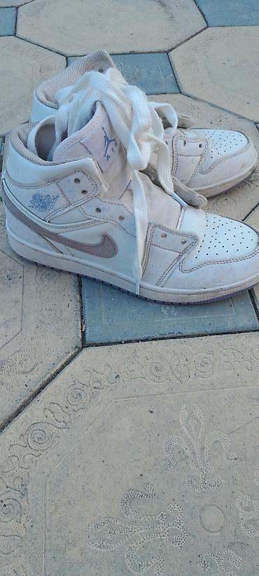 Айымдардын бут кийими: Кроссовкалар, 38, Air Jordan, Жаңы, түсү - Ак, Акылуу жеткирүү — 2