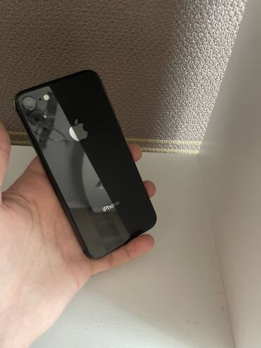 альбом для фотографий: IPhone 8, Б/у, 64 ГБ, Черный