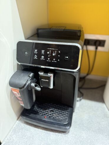 продаю холодильник бу: Kofemashina philips.Novaya stoit 1200-1300 mnt prodau za 660 azn kak