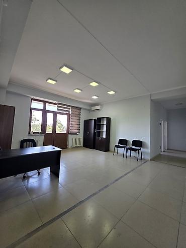 офисы ош: Аренда офисов, 150 м², В бизнес центре, 1 линия, С оборудованием — 3